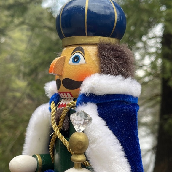 Wooden Nutcracker King 15" Blue Robe - Picture 7 of 13